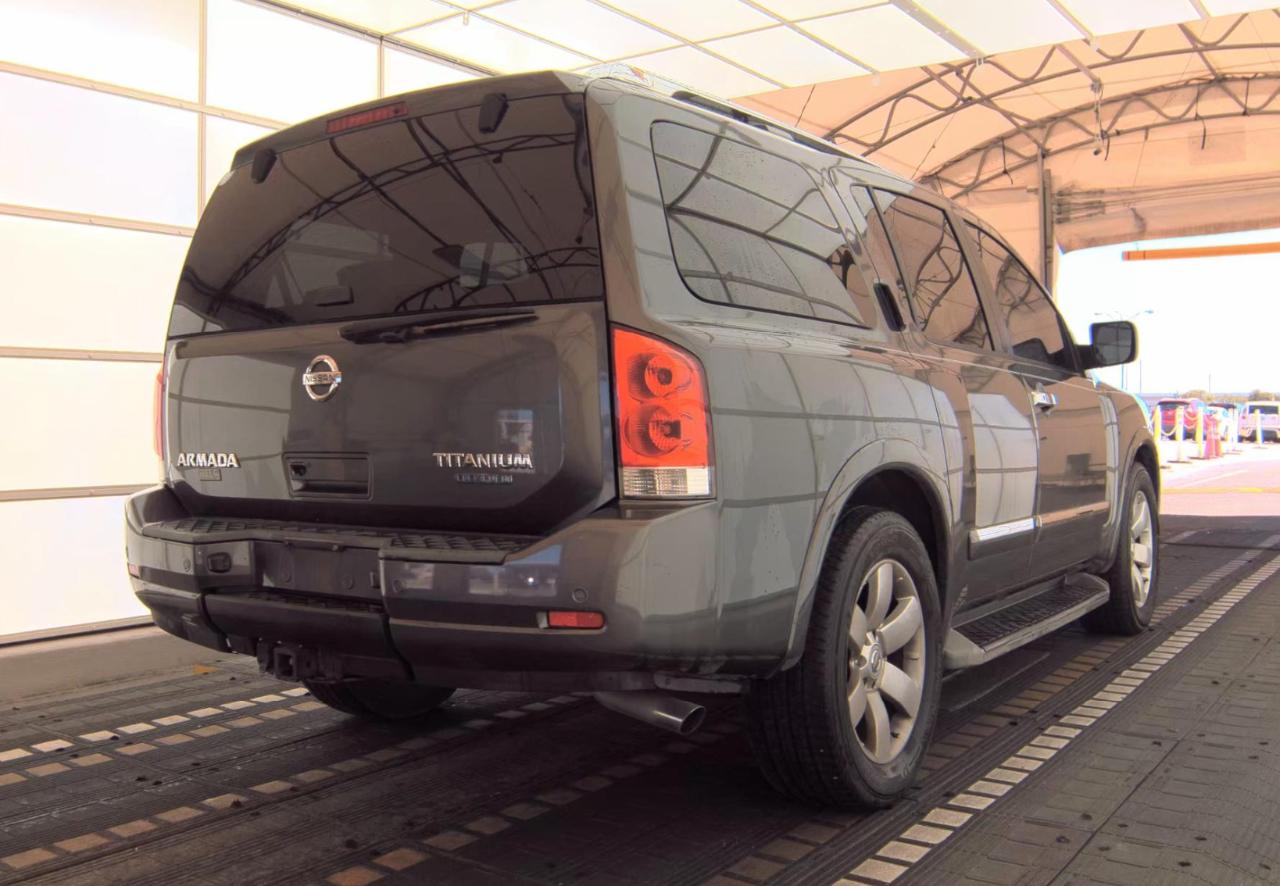 Nissan Armada  2010