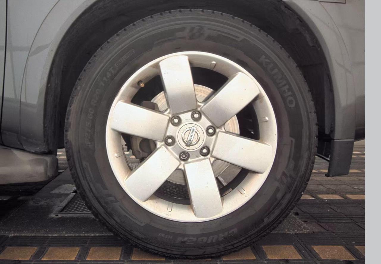 Nissan Armada  2010