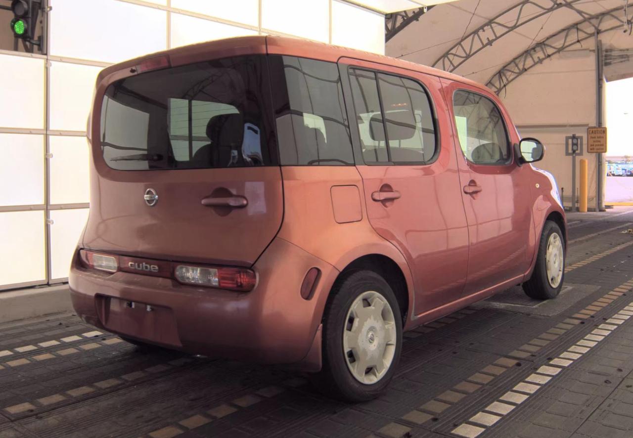 Nissan Cube  2011