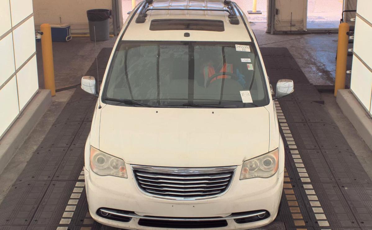 Chrysler Town & Country  2011