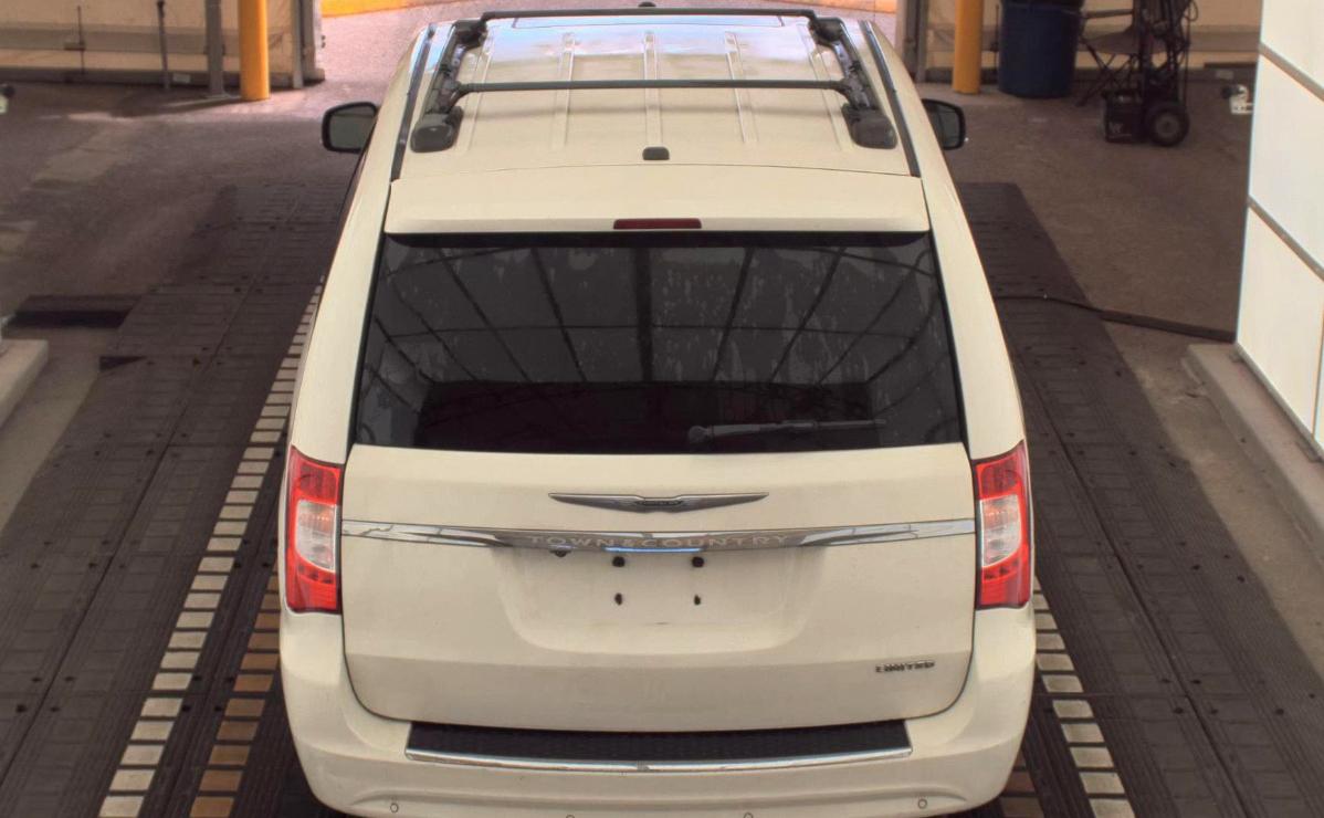 Chrysler Town & Country  2011