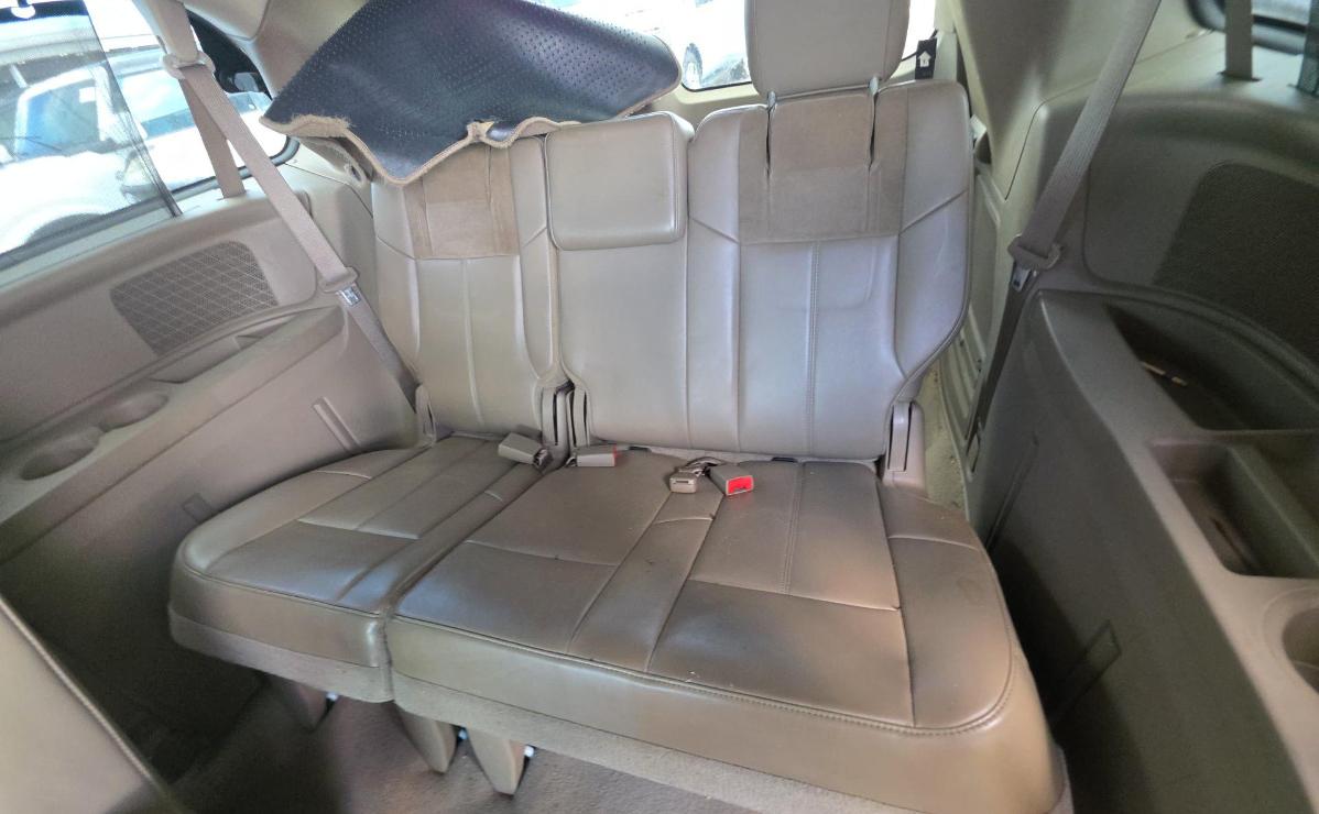 Chrysler Town & Country  2011