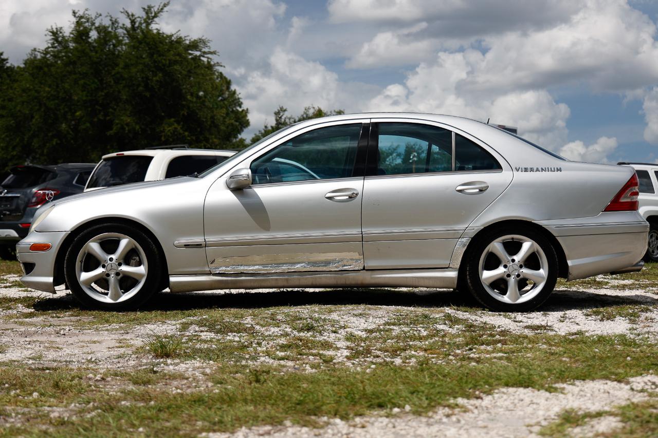 Mercedes-Benz C-Class  2005
