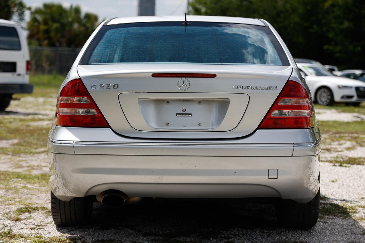 Mercedes-Benz C-Class  2005