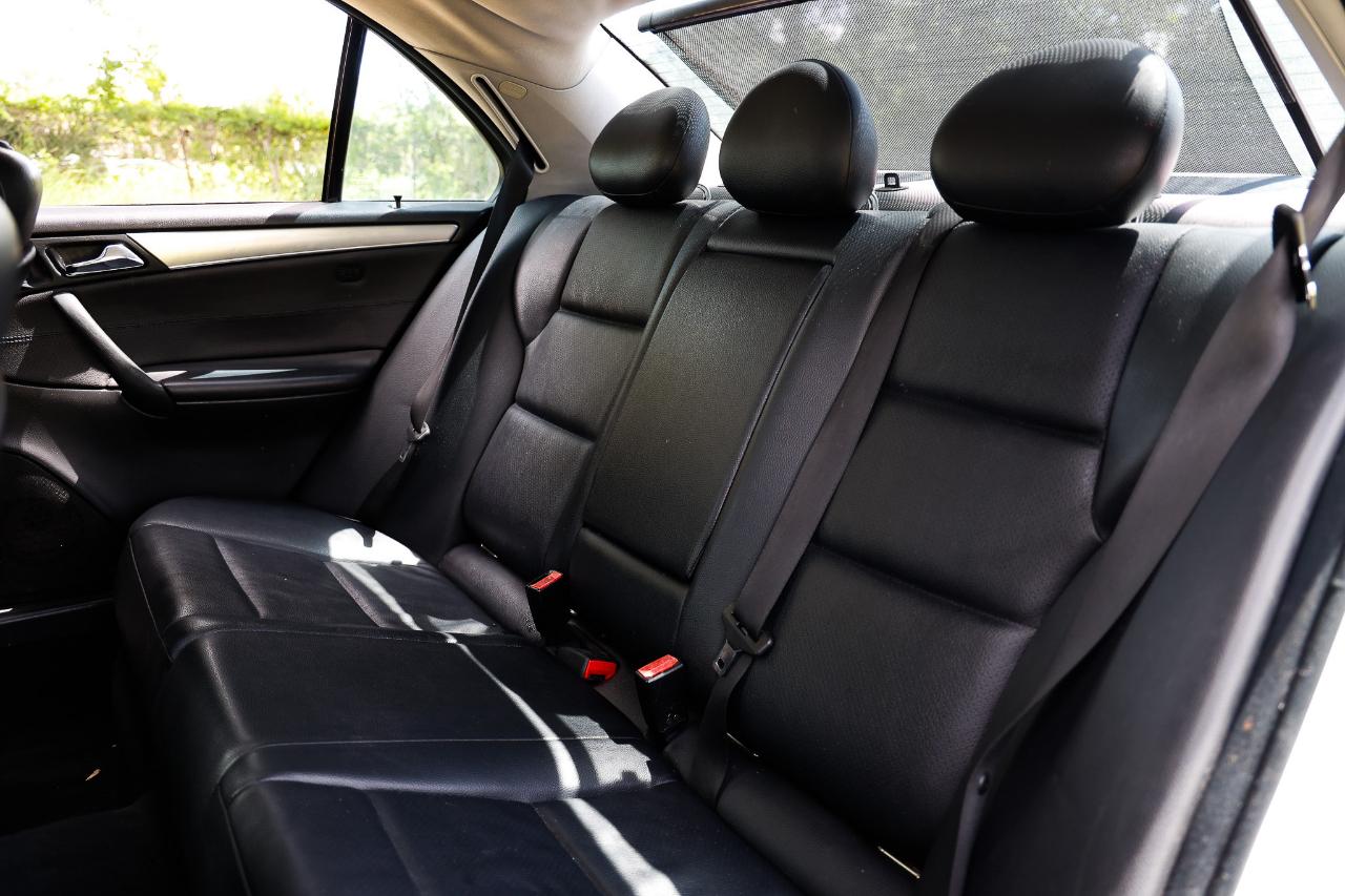 Mercedes-Benz C-Class  2005