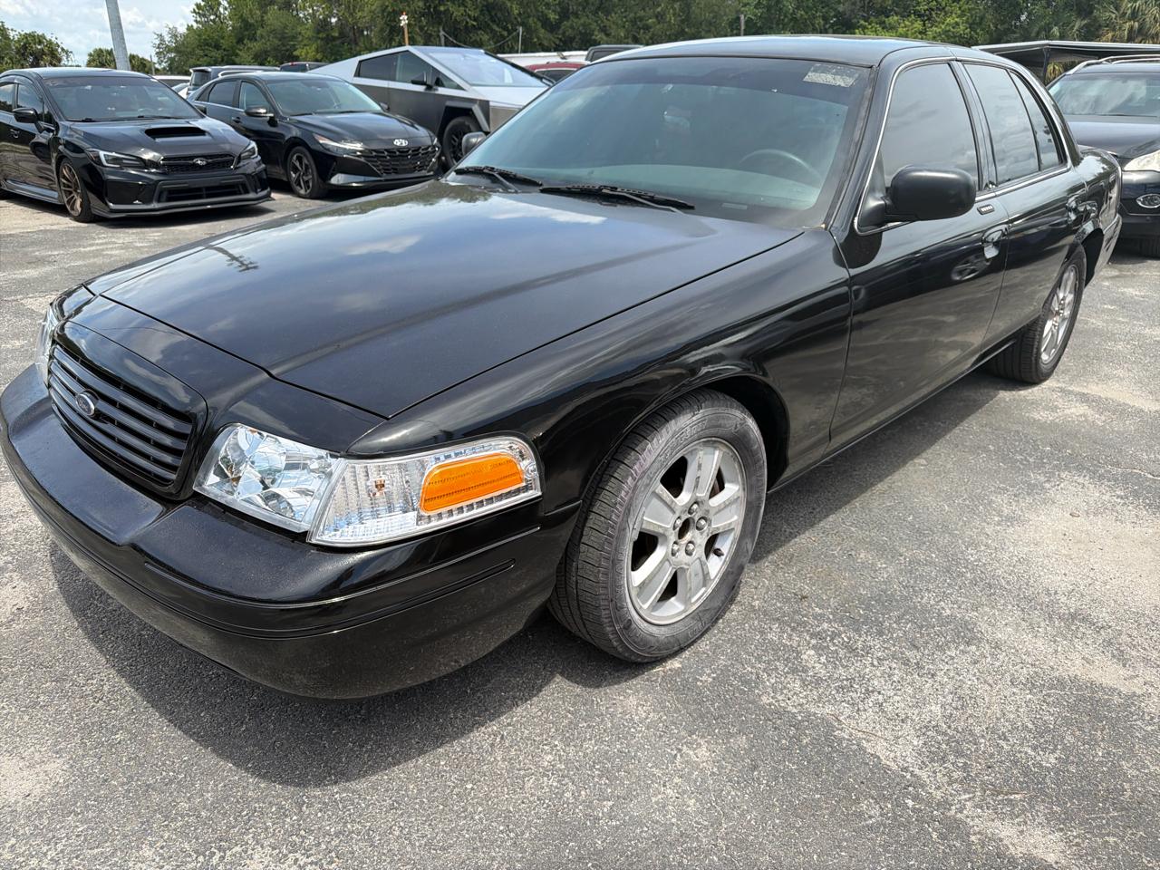 Ford Crown Victoria  2004