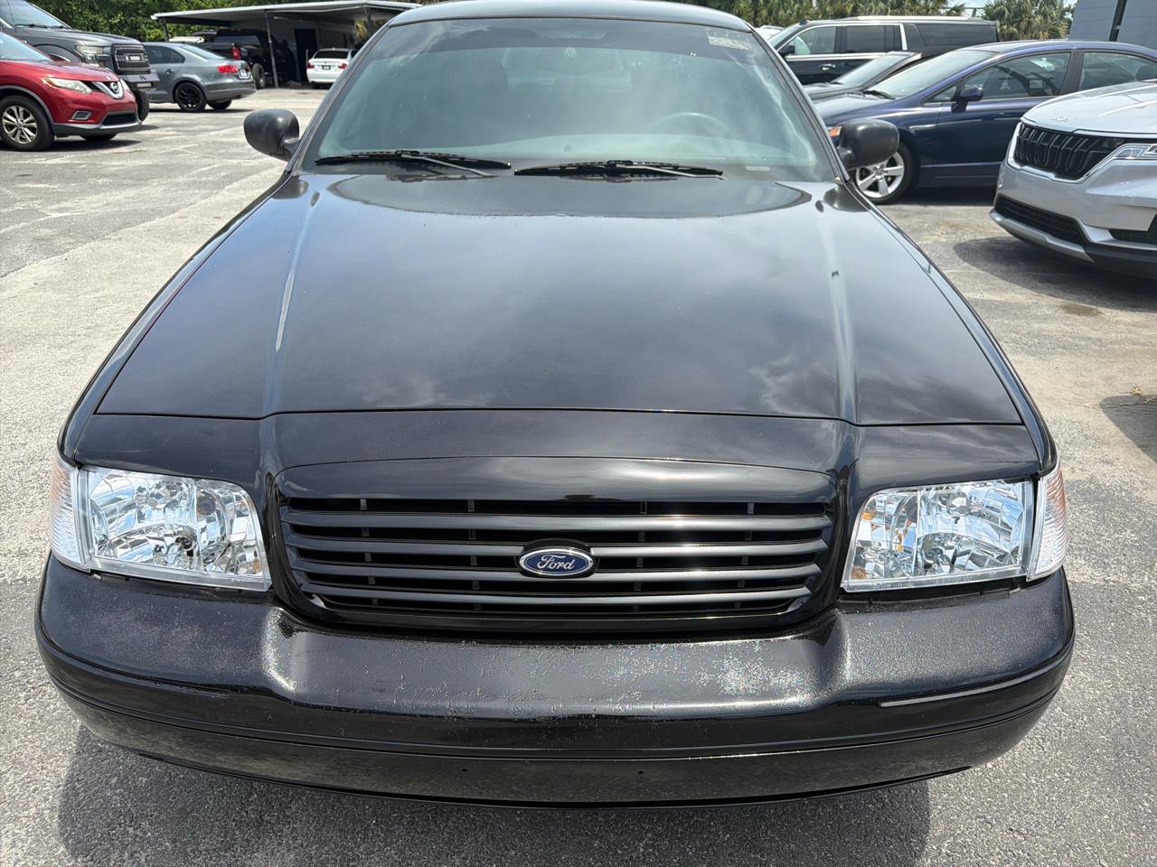 Ford Crown Victoria  2004