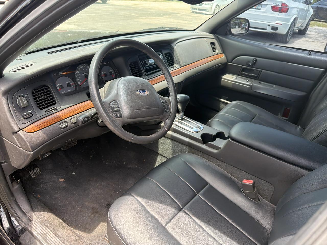 Ford Crown Victoria  2004