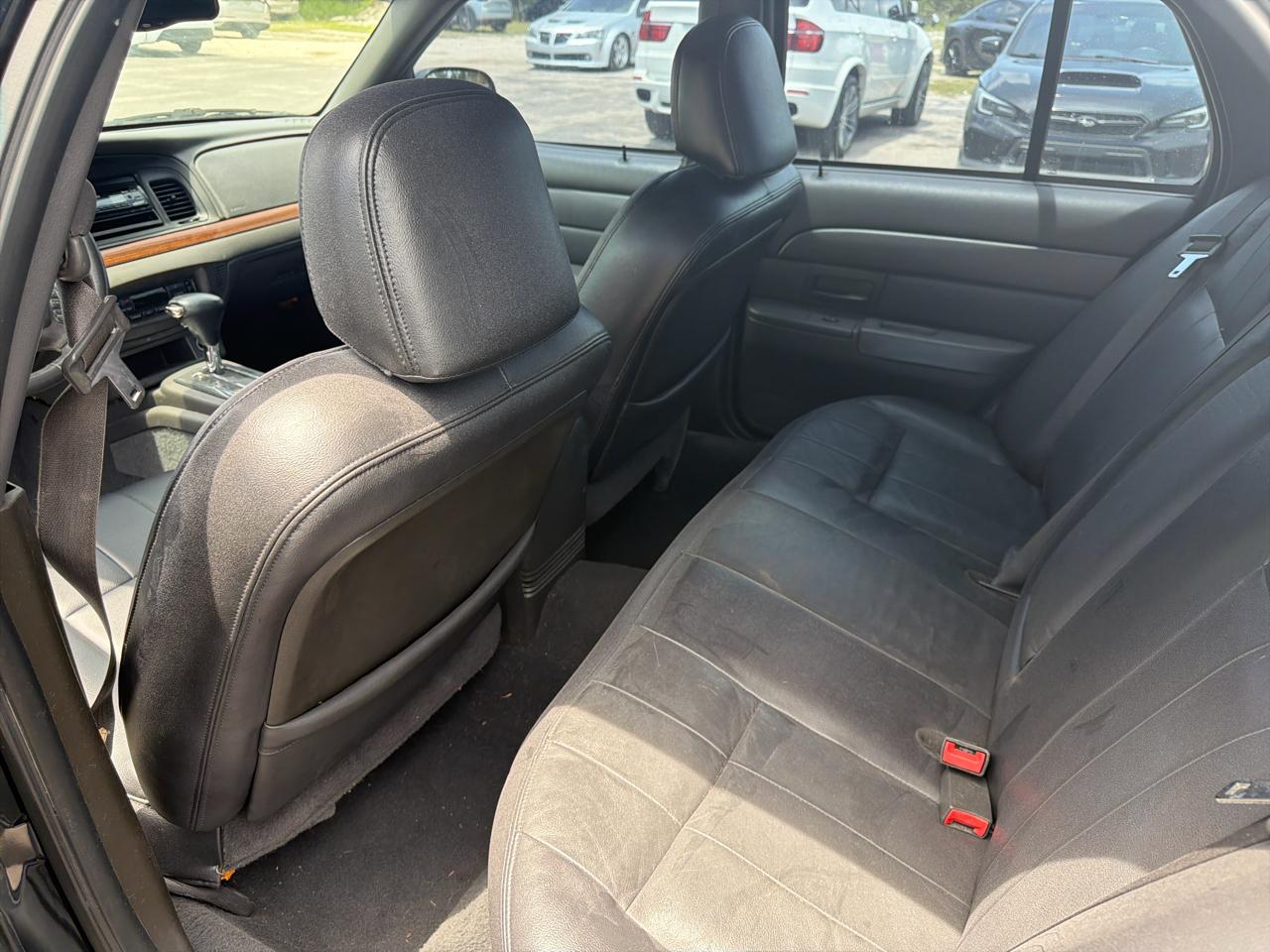 Ford Crown Victoria  2004