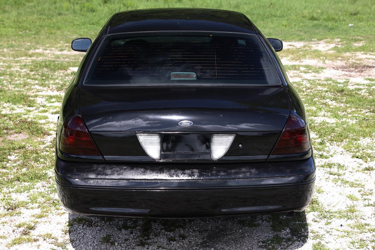 Ford Crown Victoria  2004