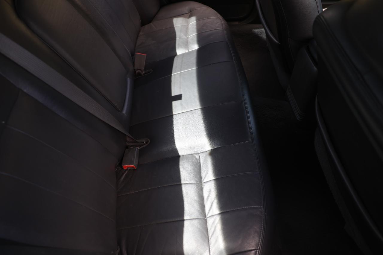 Ford Crown Victoria  2004