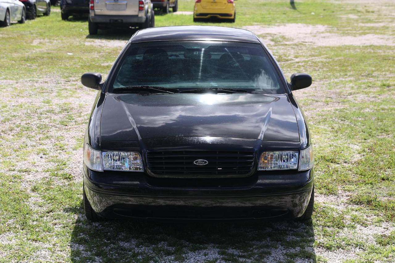 Ford Crown Victoria  2004