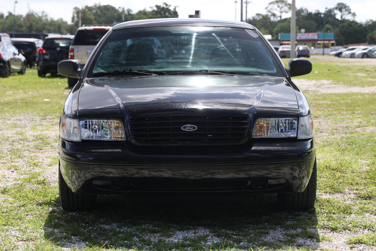 Ford Crown Victoria  2004