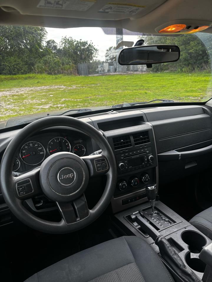 Jeep Liberty  2012