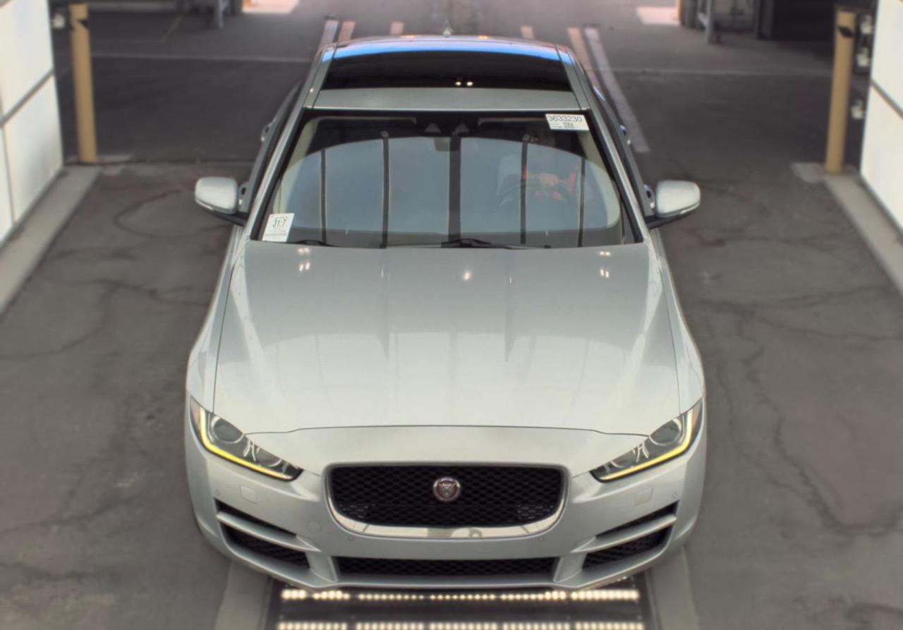 Jaguar XE  2017