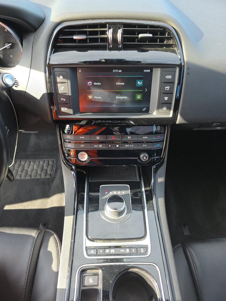 Jaguar XE  2017