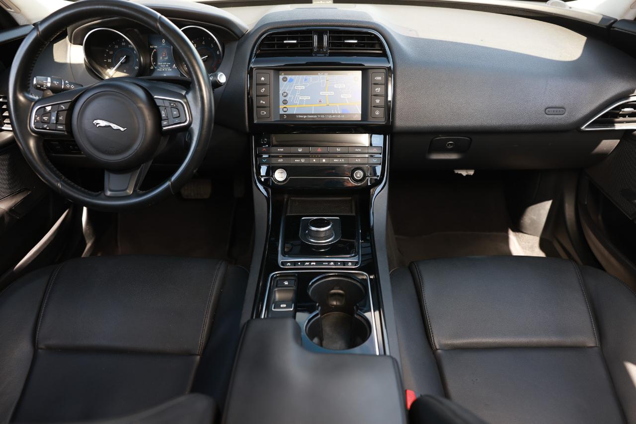 Jaguar XE  2017