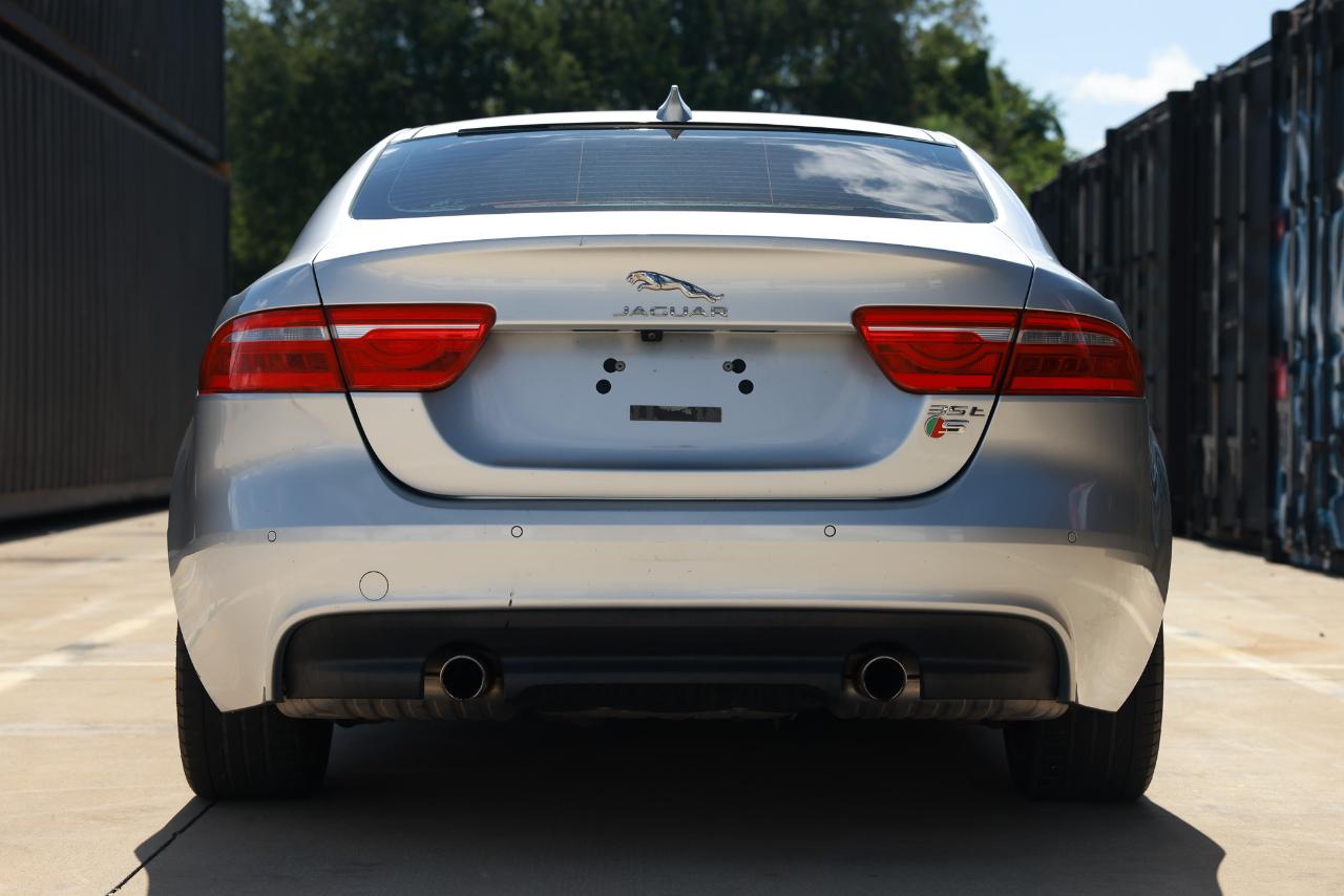 Jaguar XE  2017
