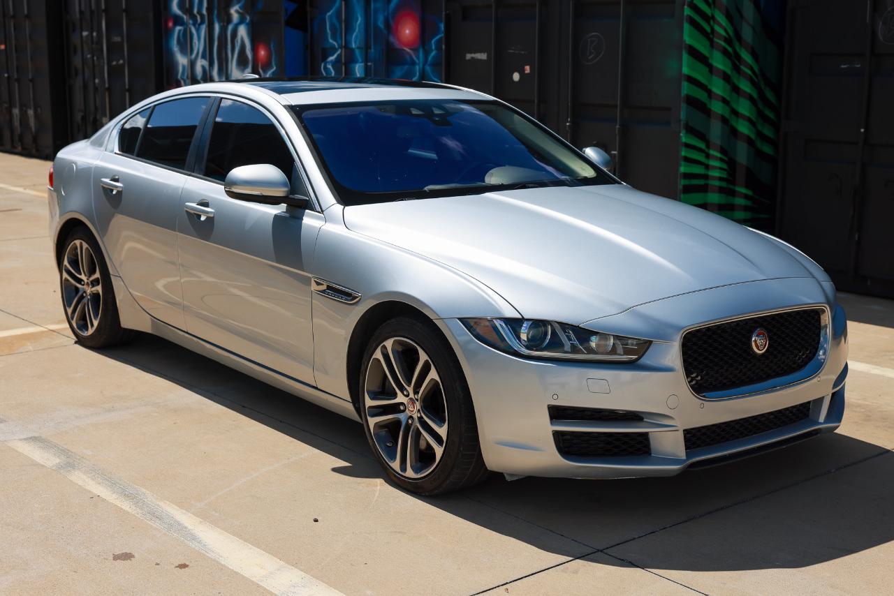 Jaguar XE  2017