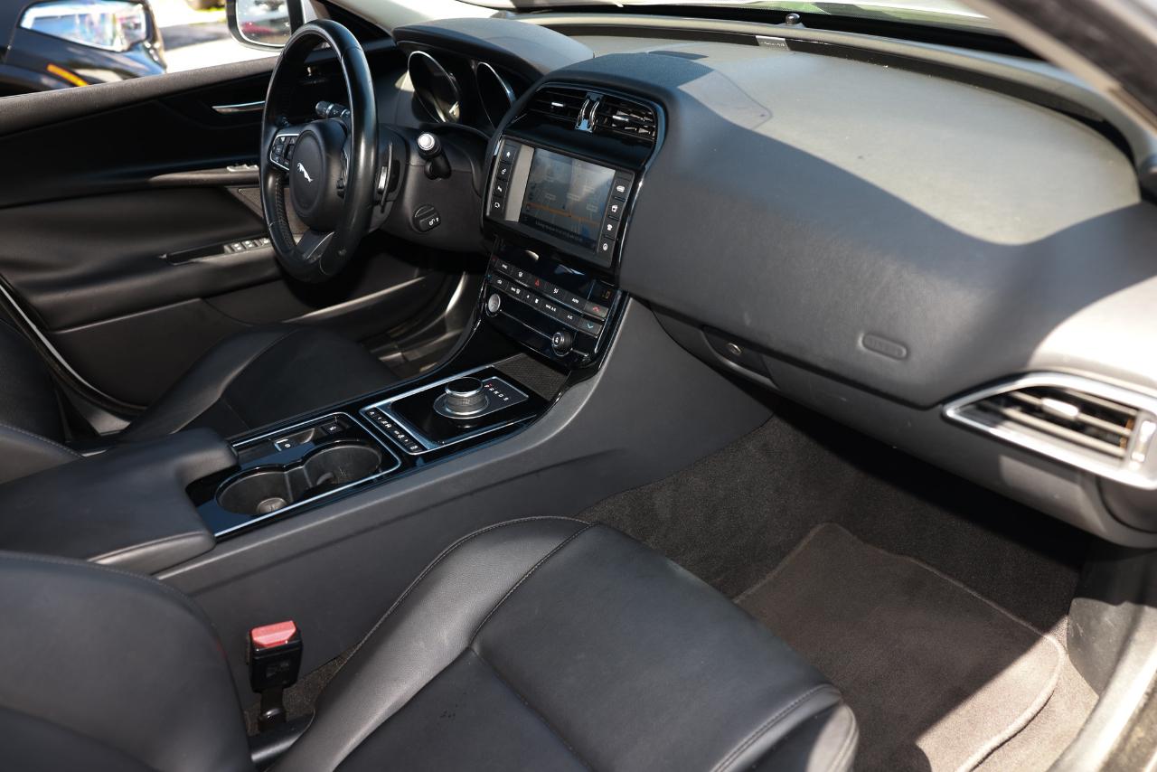 Jaguar XE  2017