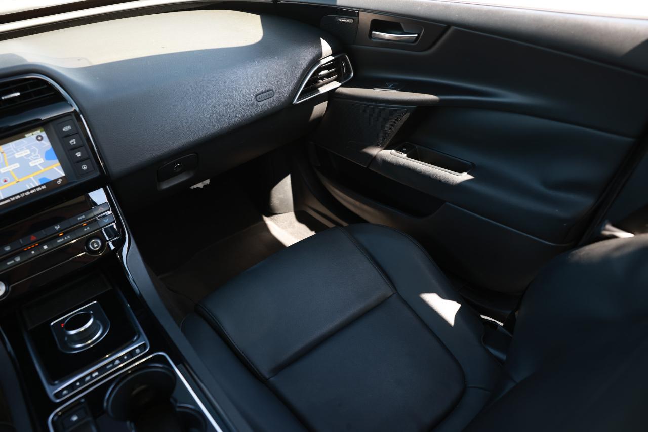 Jaguar XE  2017