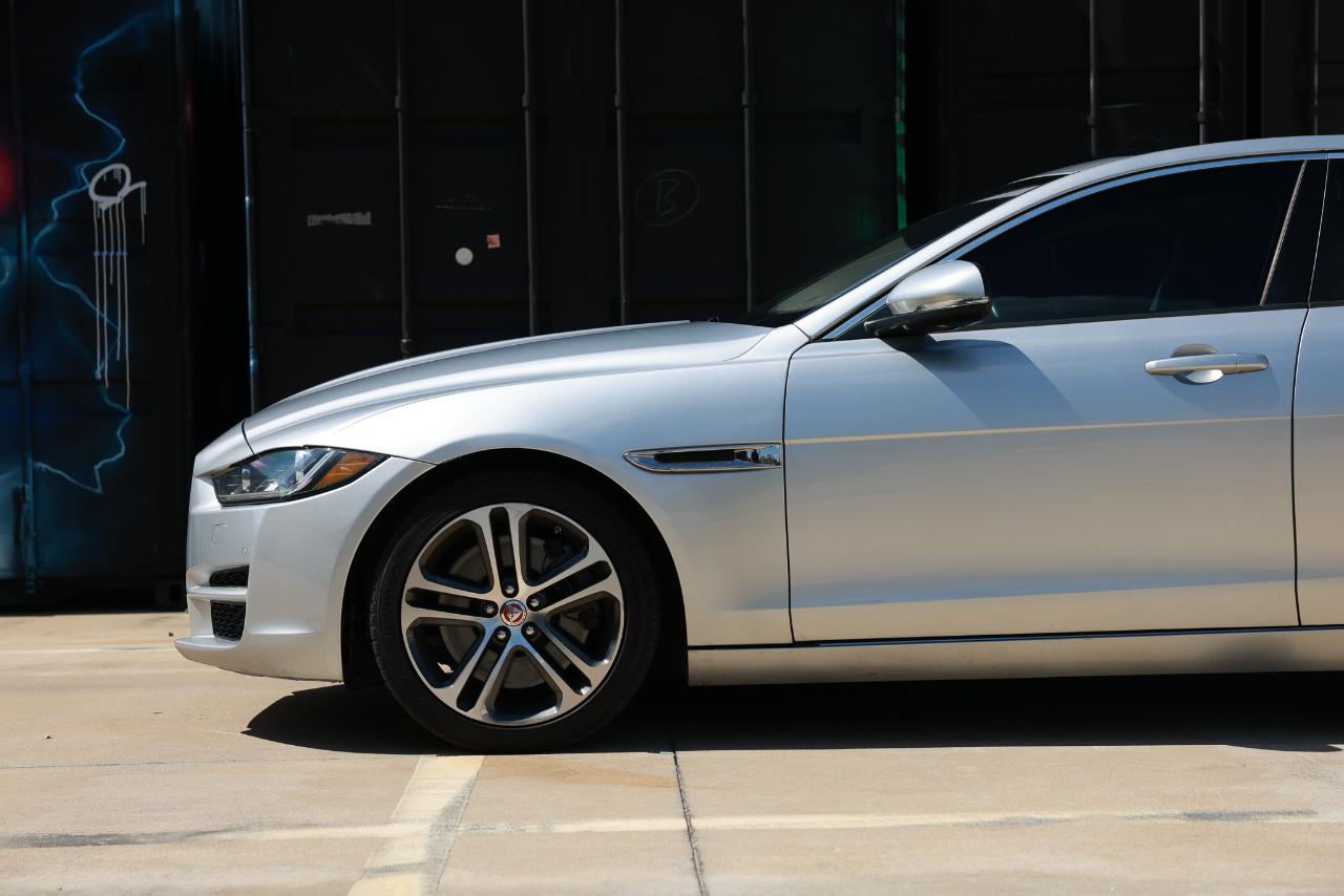 Jaguar XE  2017