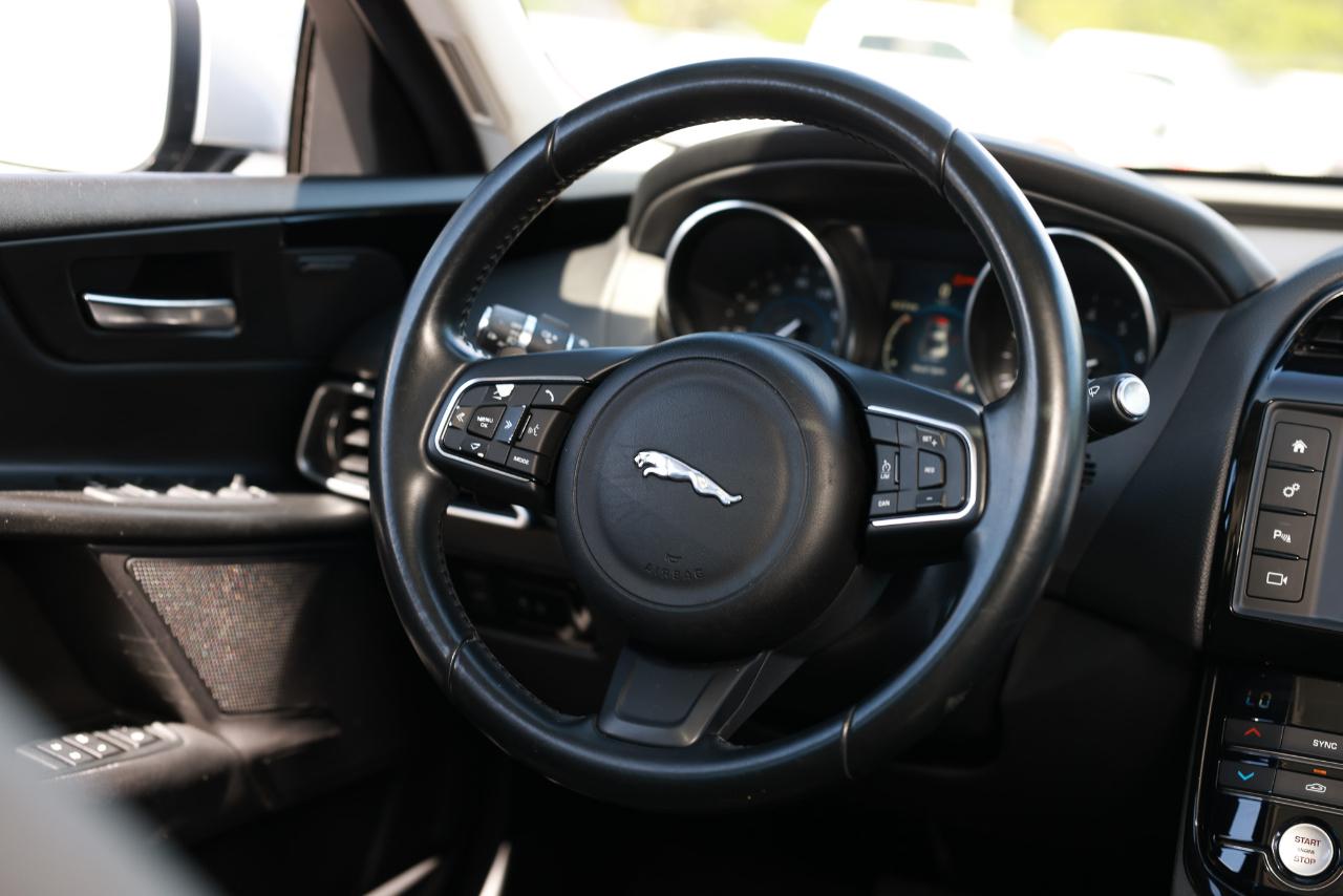 Jaguar XE  2017