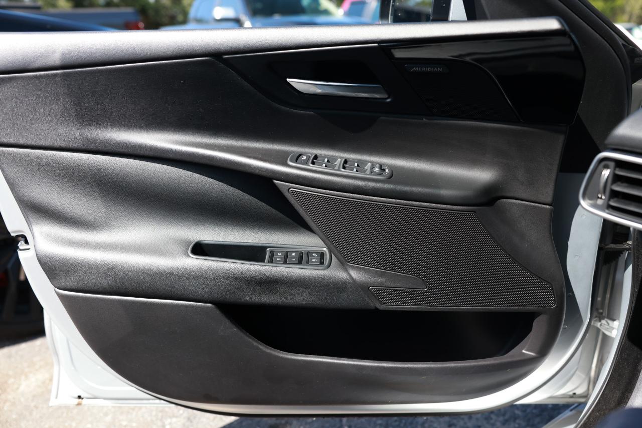 Jaguar XE  2017