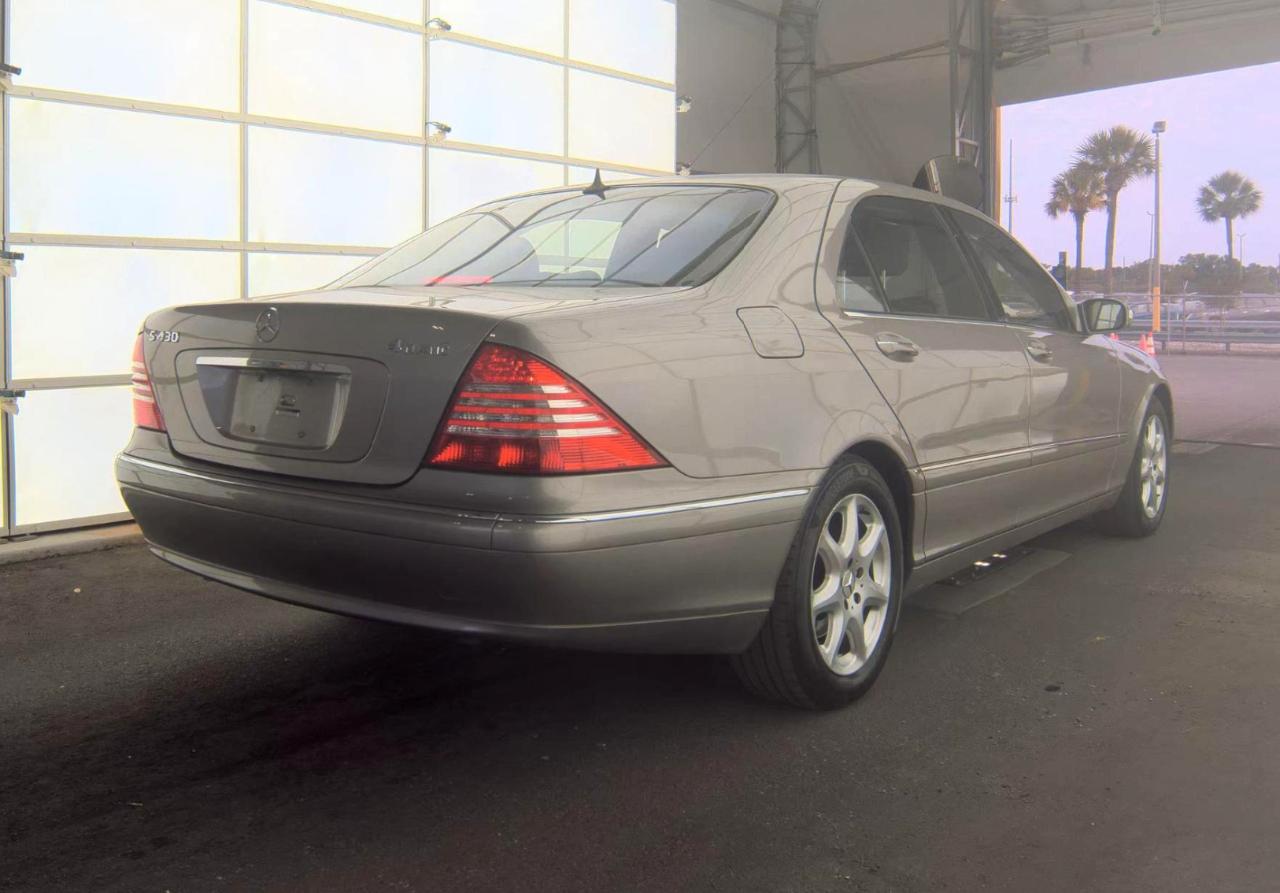 Mercedes-Benz S-Class  2006