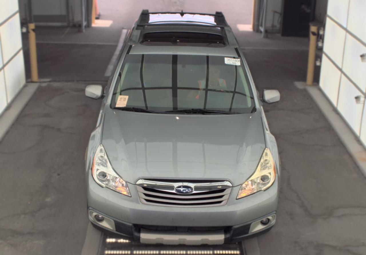 Subaru Outback  2011