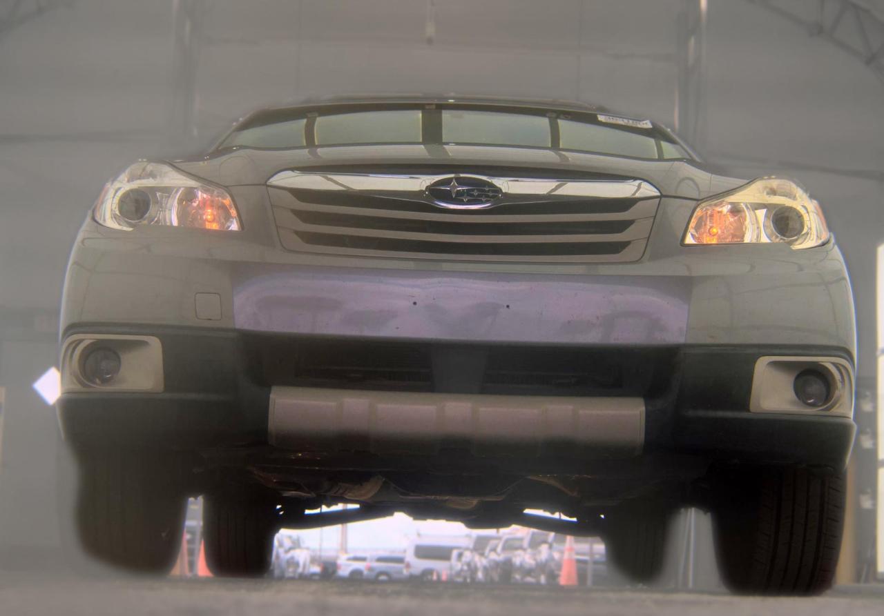 Subaru Outback  2011