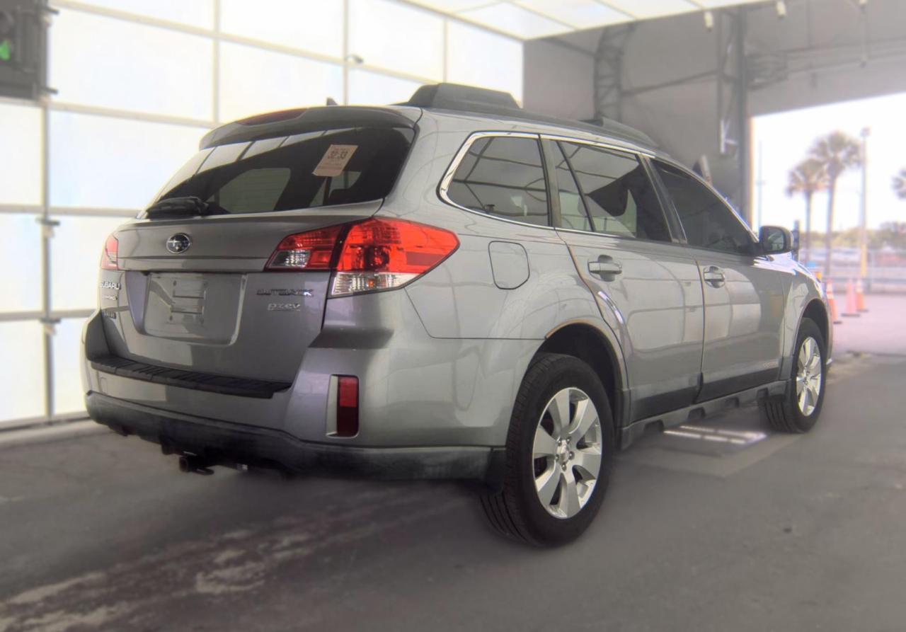 Subaru Outback  2011