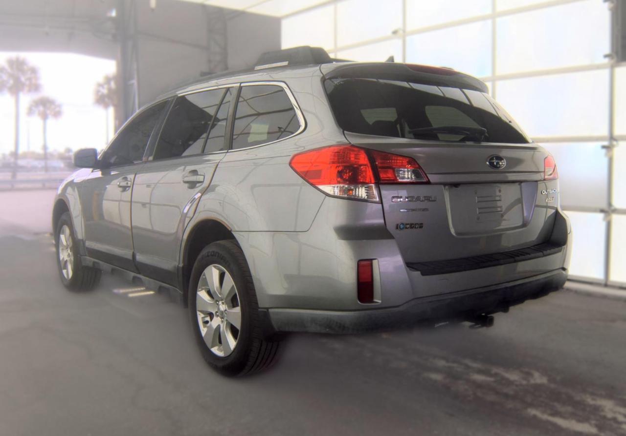 Subaru Outback  2011