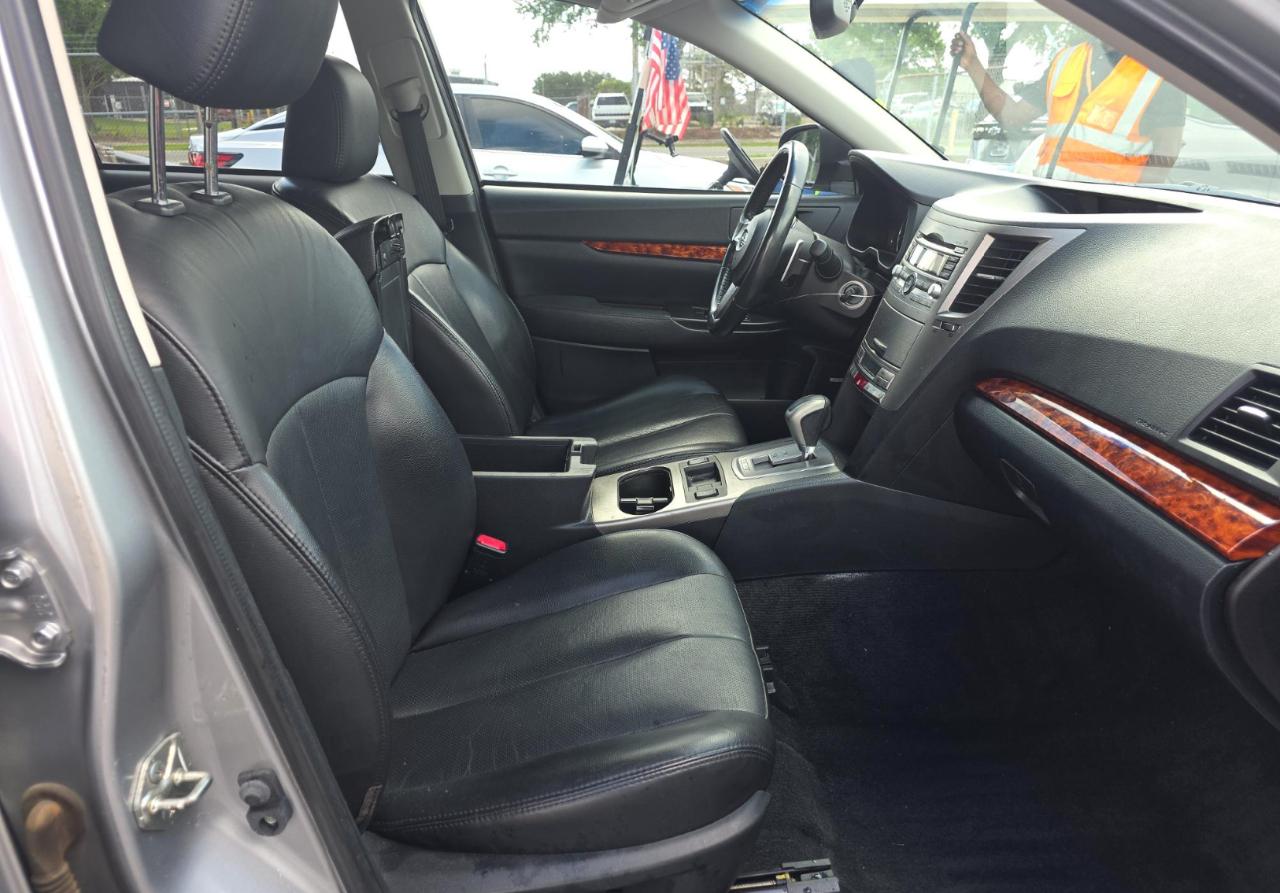 Subaru Outback  2011