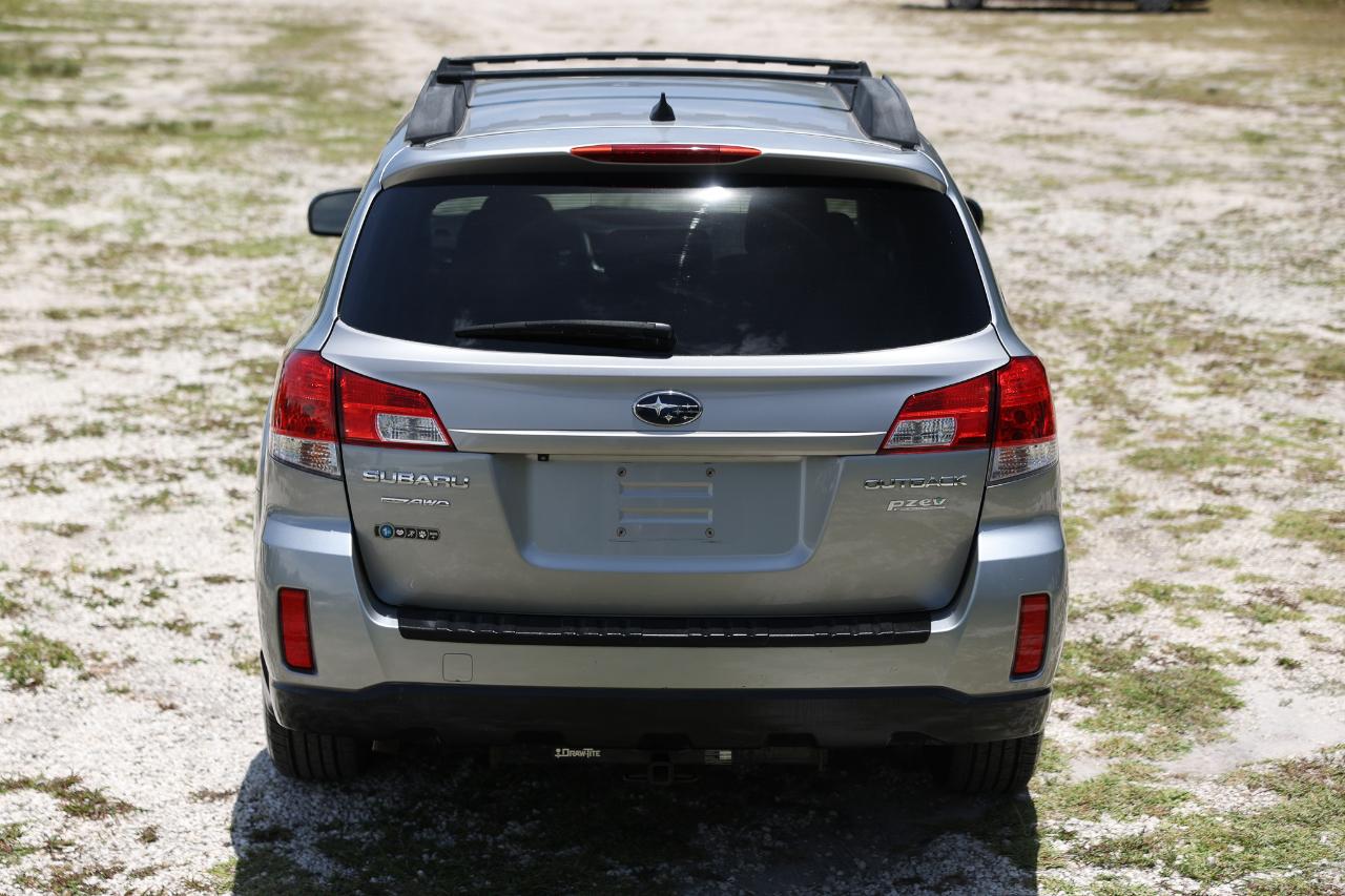 Subaru Outback  2011