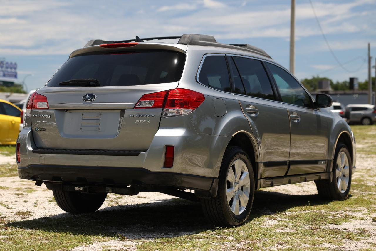 Subaru Outback  2011