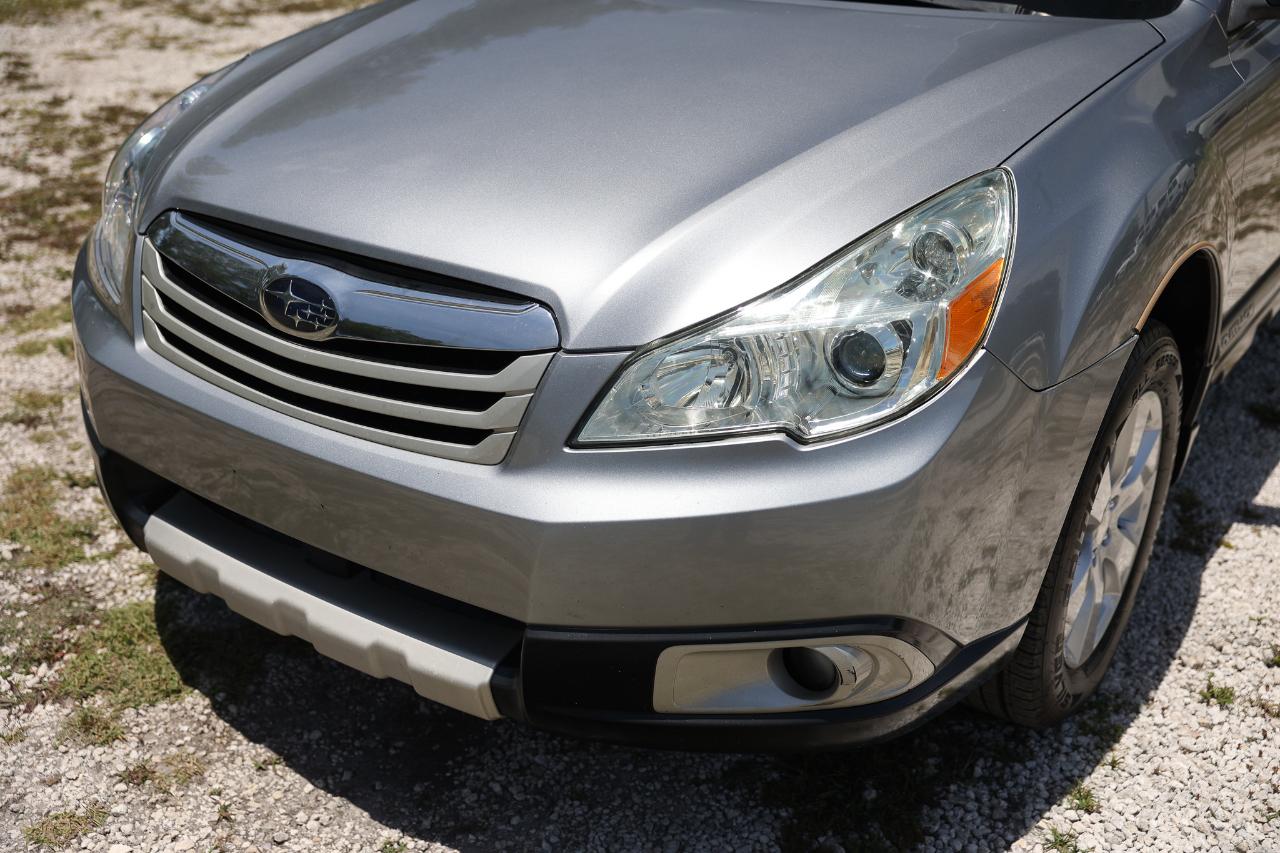 Subaru Outback  2011