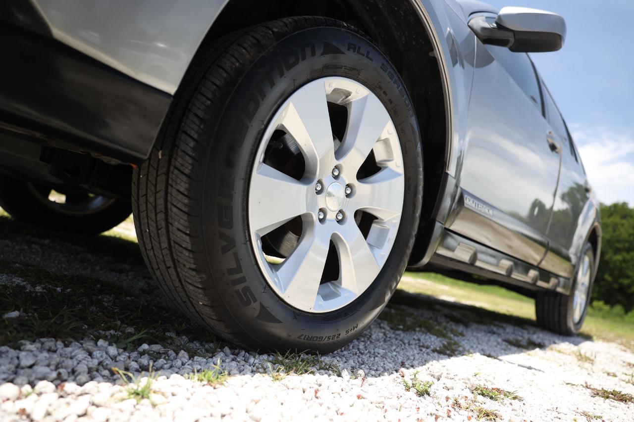 Subaru Outback  2011
