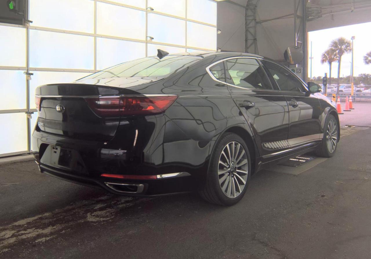 Kia Cadenza  2017