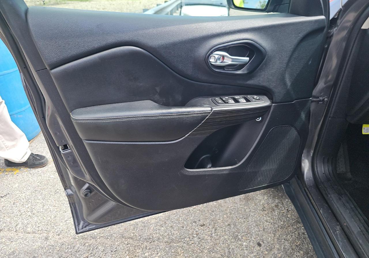 Jeep Cherokee  2015