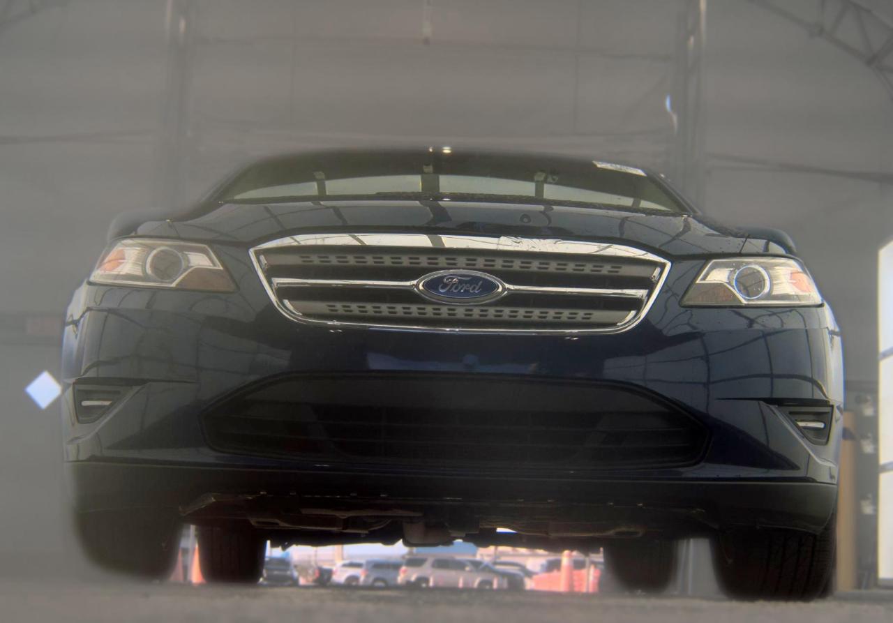 Ford Taurus  2012
