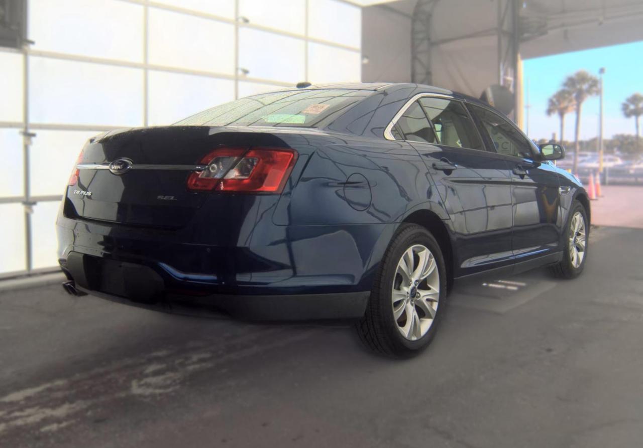 Ford Taurus  2012