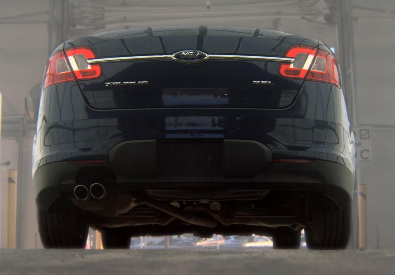 Ford Taurus  2012