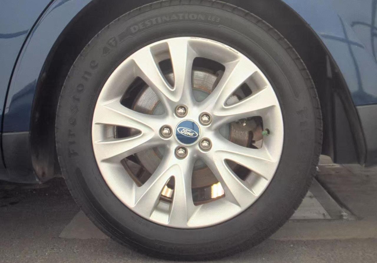 Ford Taurus  2012