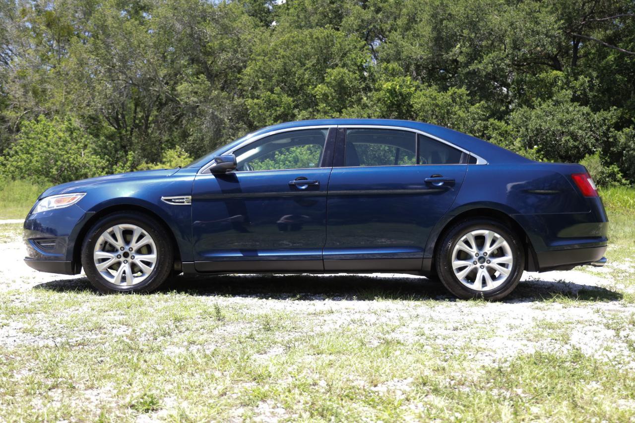 Ford Taurus  2012