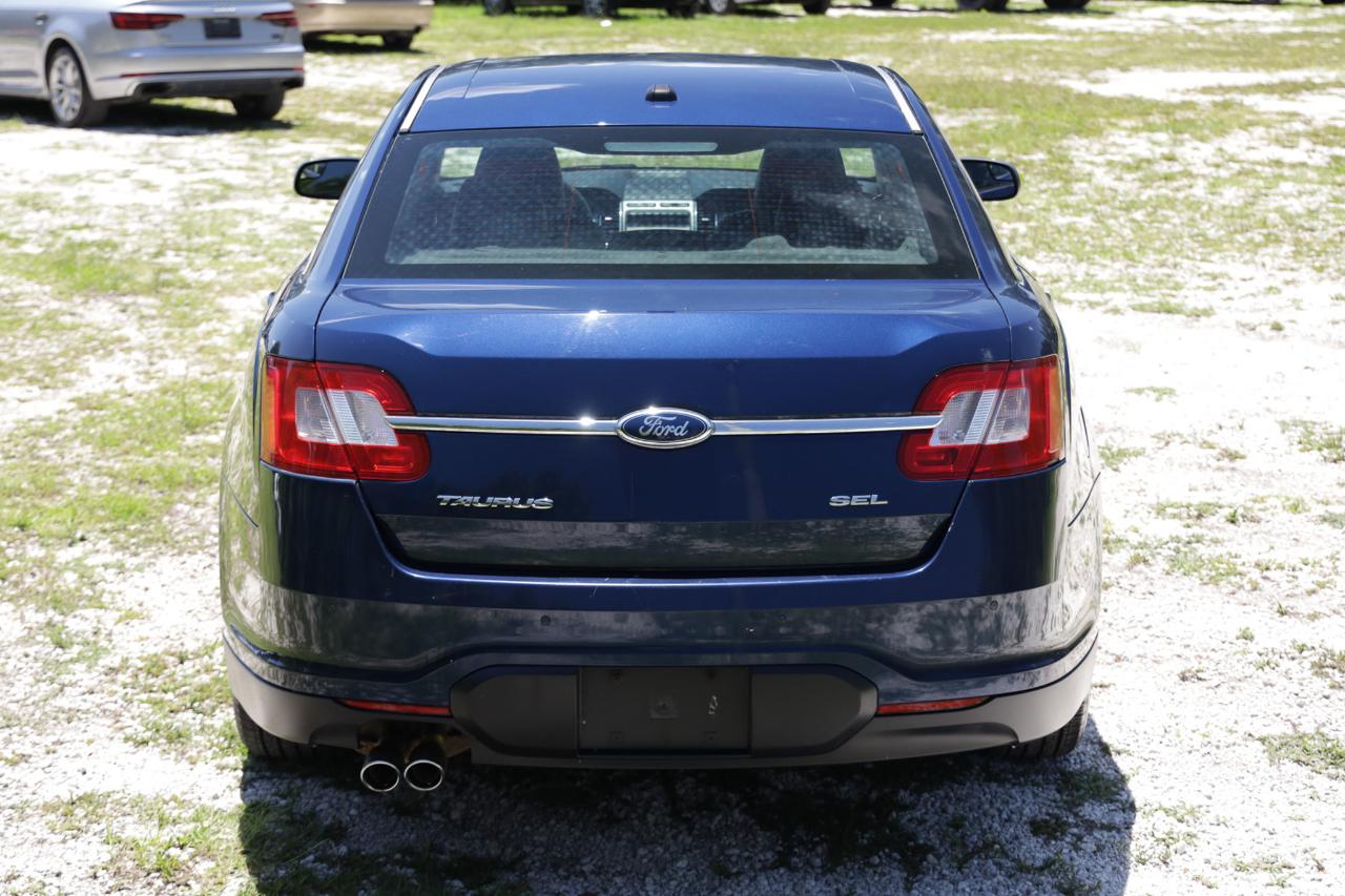 Ford Taurus  2012