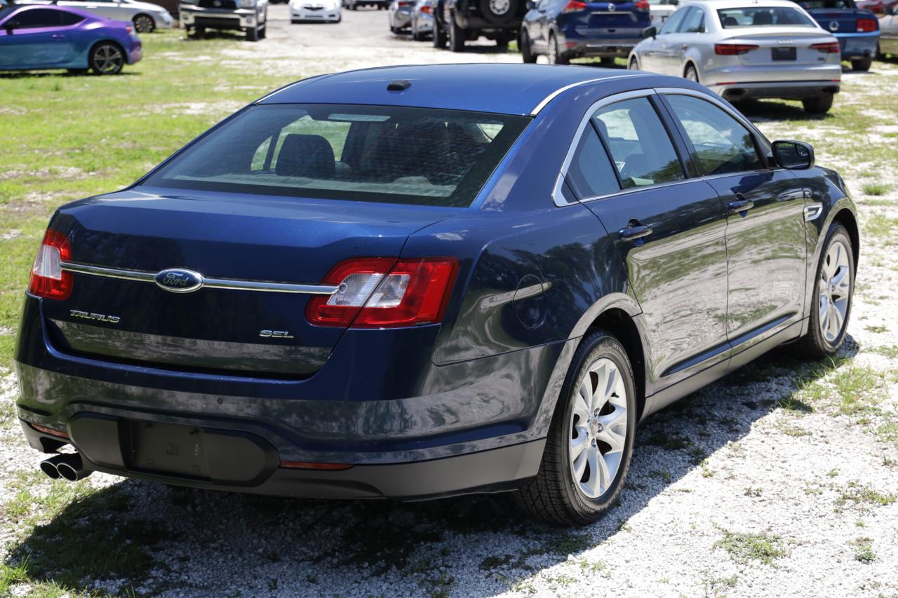 Ford Taurus  2012