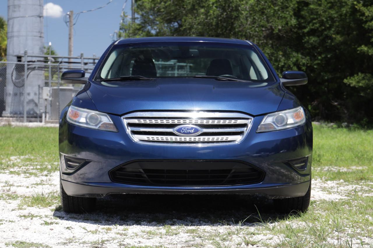 Ford Taurus  2012
