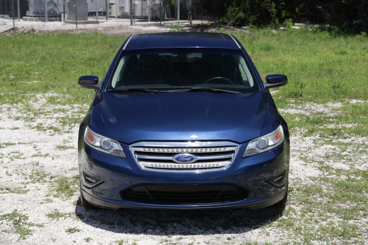 Ford Taurus  2012