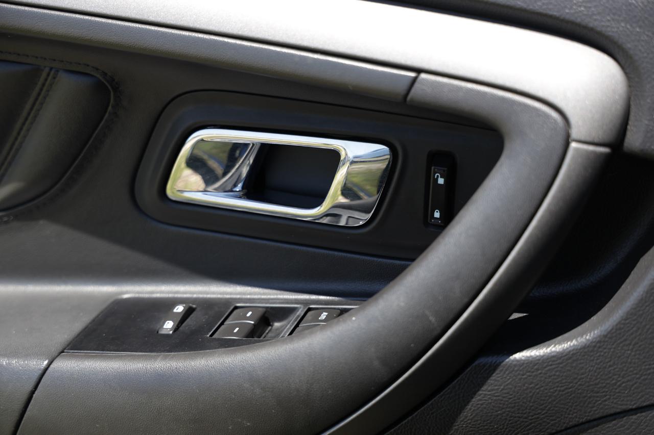 Ford Taurus  2012